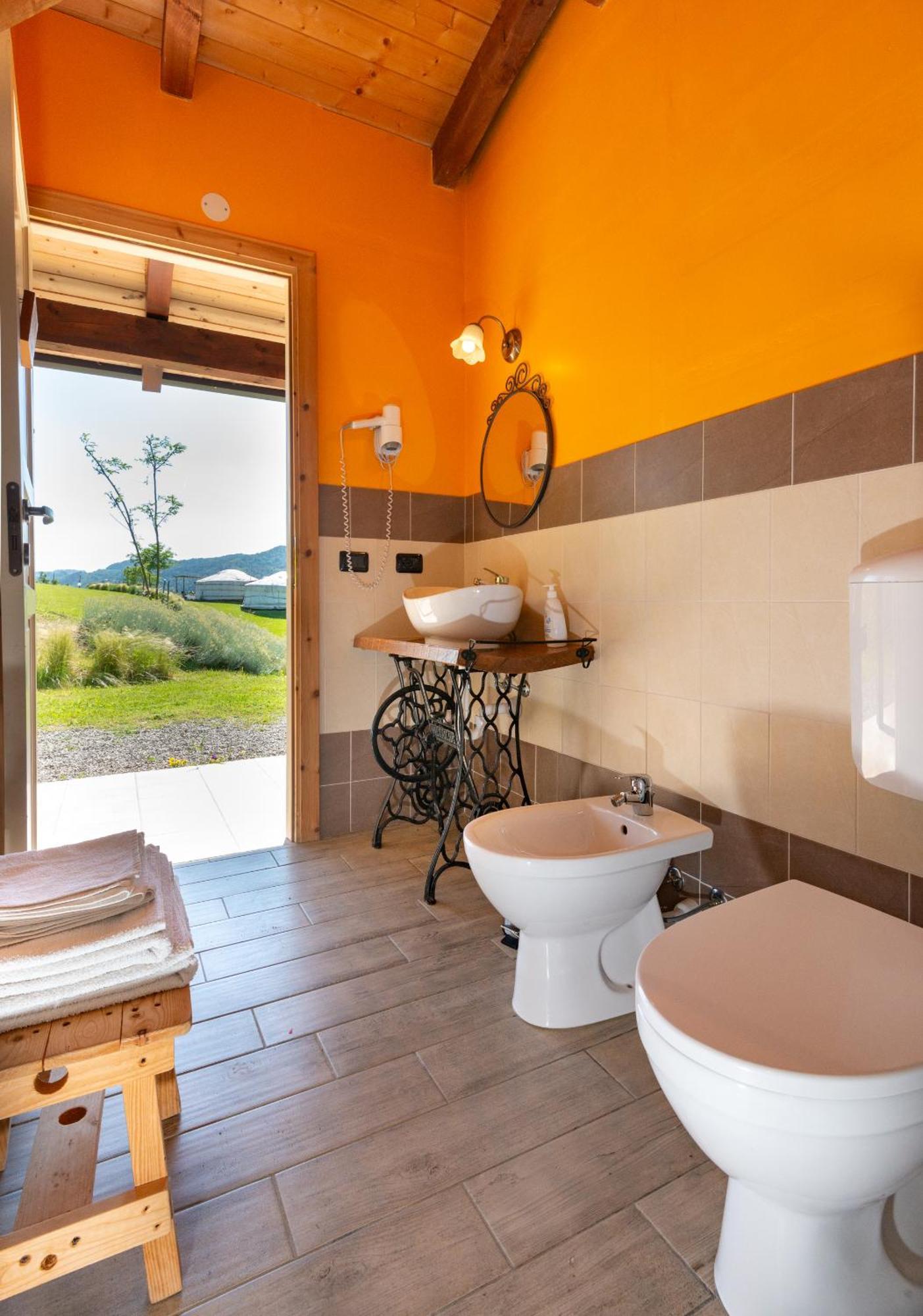 Hotel Yurte In Langa Bosia Zewnętrze zdjęcie